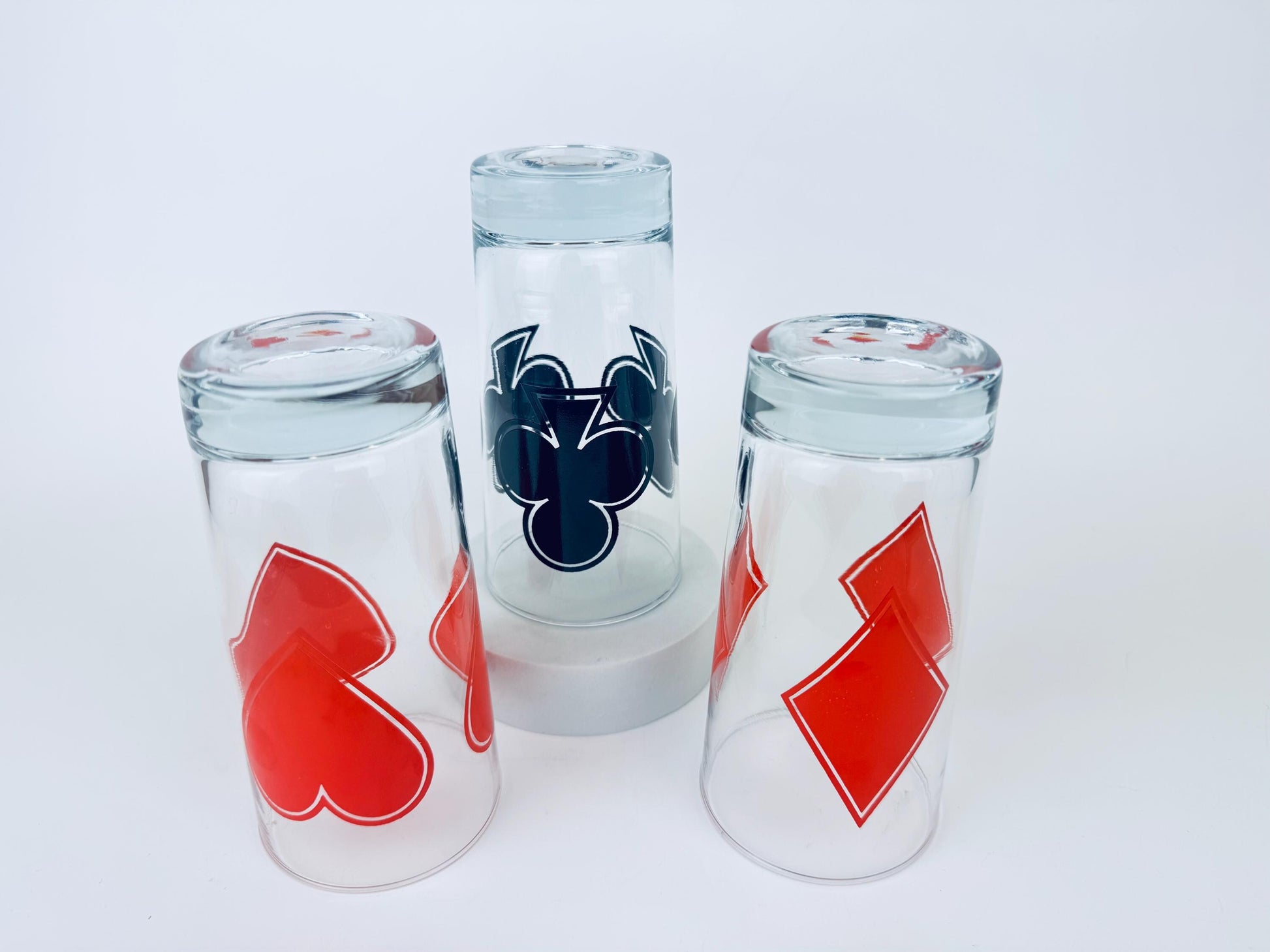 Product image for 'vintage red black playing cards drinking glasses set of three 3 club diamond heart design' (view 7829b3)