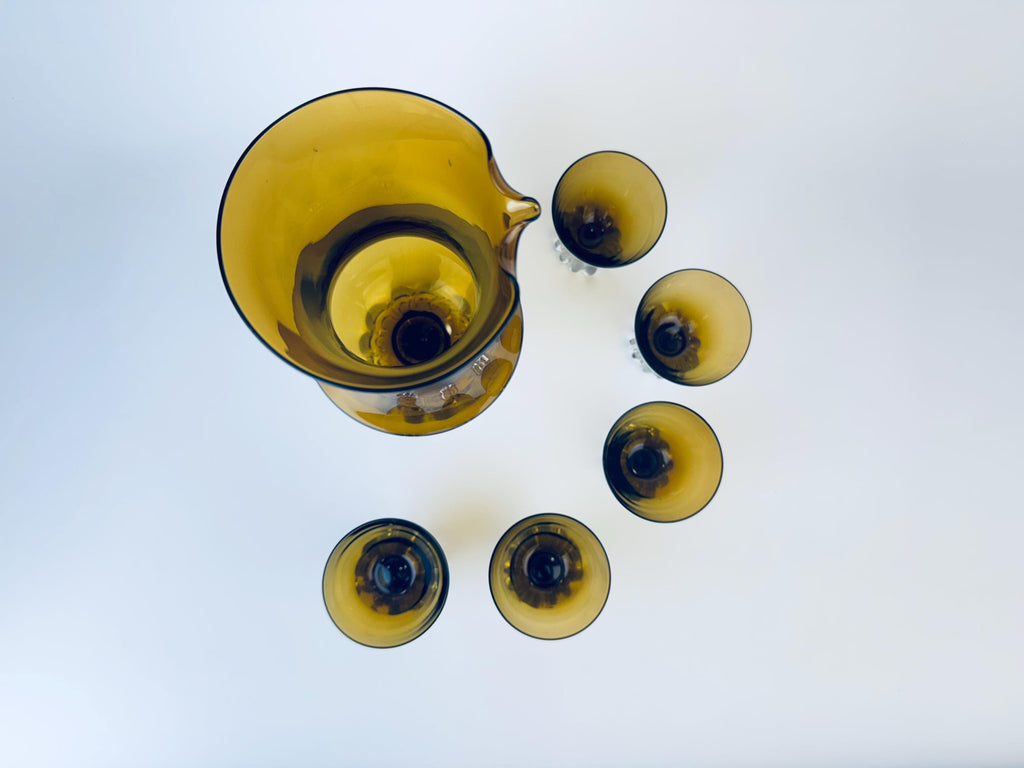 Product image for 'vintage asada bo bergstrom cocktail glass barware set pitcher glasses made in sweden barware gift blown swedish art glass' (view 2ed2e9)