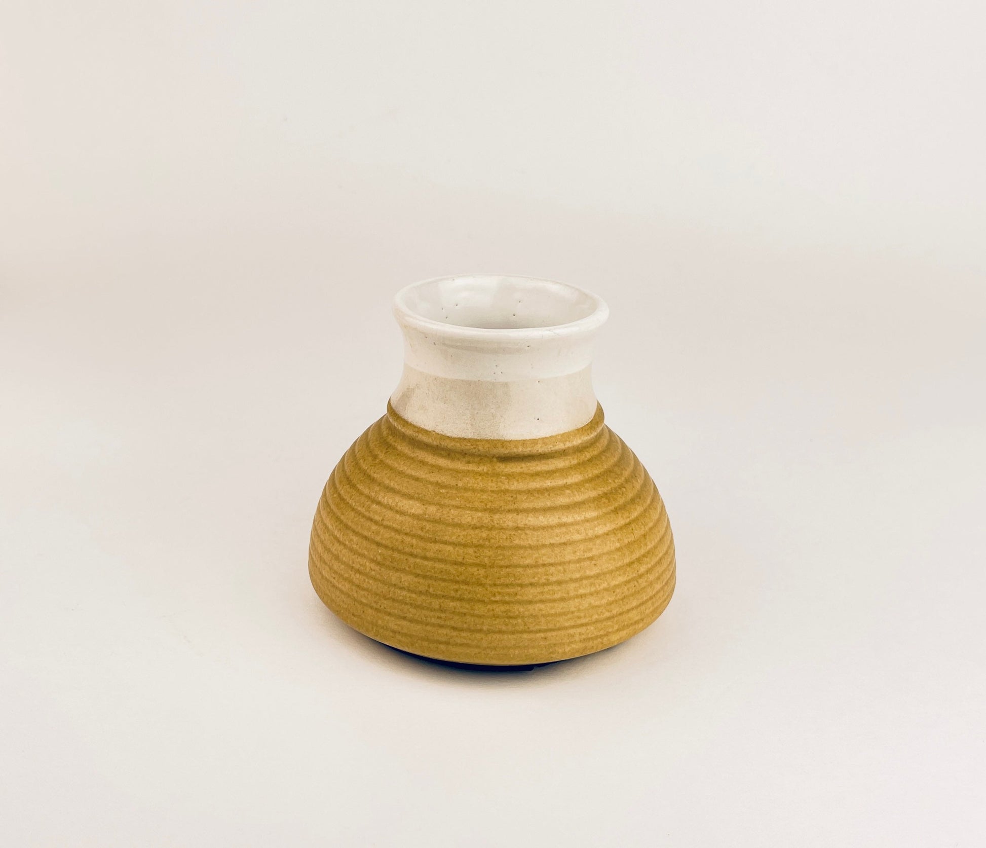 Product image for 'vintage two toned no drip drip glazed handled porcelain travel mug' (view 7517b4)