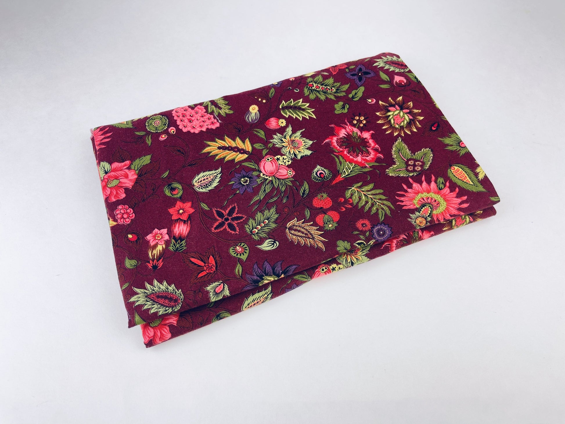 Product image for 'vintage maroon floral fabric 42 x 58 100 cotton' (view 4f0180)