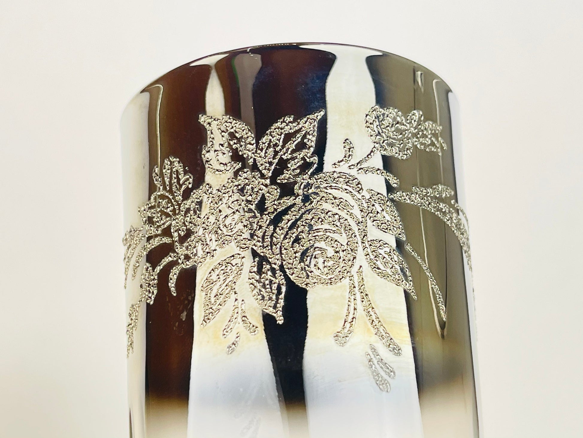 Product image for 'vintage dorothy thorpe silver ombre fade highball glass set rose flower embossed top metal chrome caddy set of six 6' (view 2c8ed6)