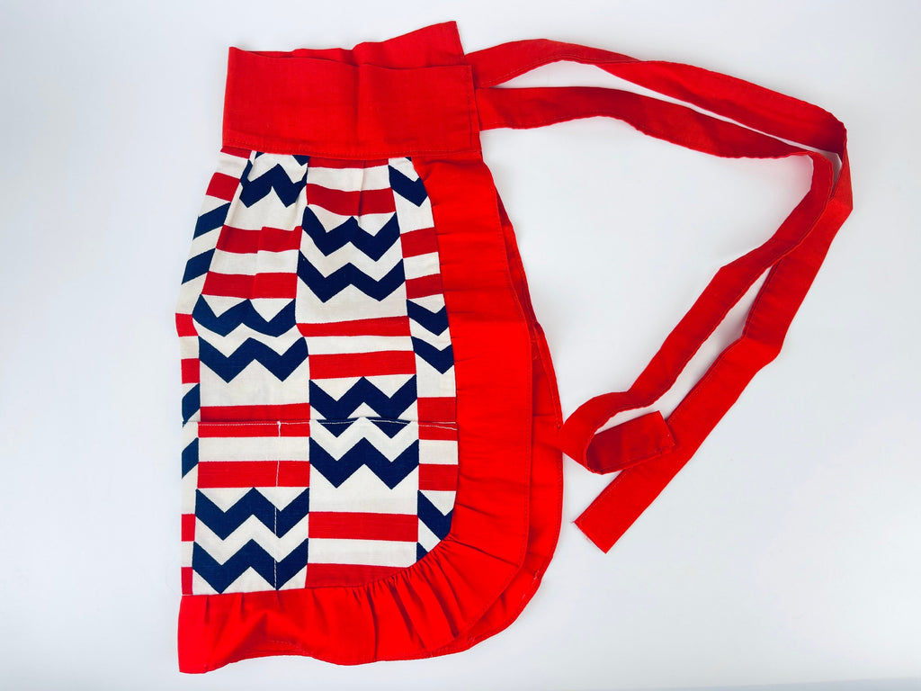 Product image for 'vintage chevron striped ruffled waist apron three pockets' (view 09a1fd)