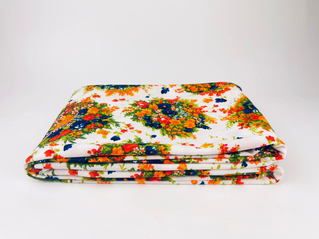 Product image for 'vintage bright floral white polyester stretch fabric 46 x 88' (view 701bf3)