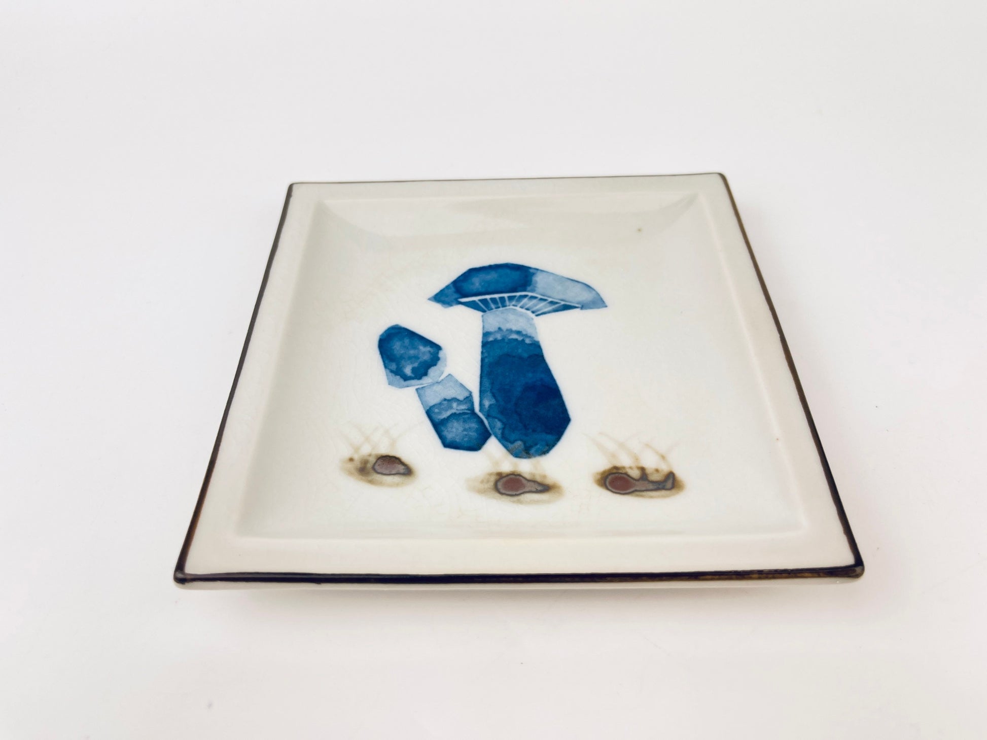 Product image for 'vintage ceramic mushroom woodland design trinket ring dish' (view 5d7517)