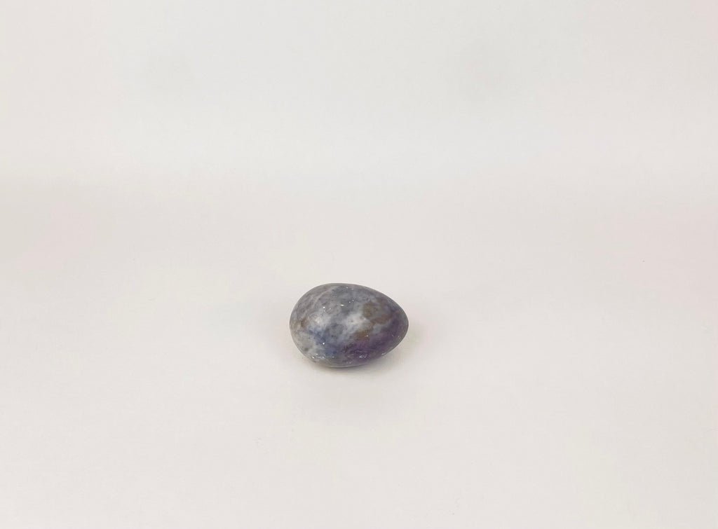 Product image for 'vintage 1970s purple marble stone egg paperweight elegant desk accent' (view 59a6fa)