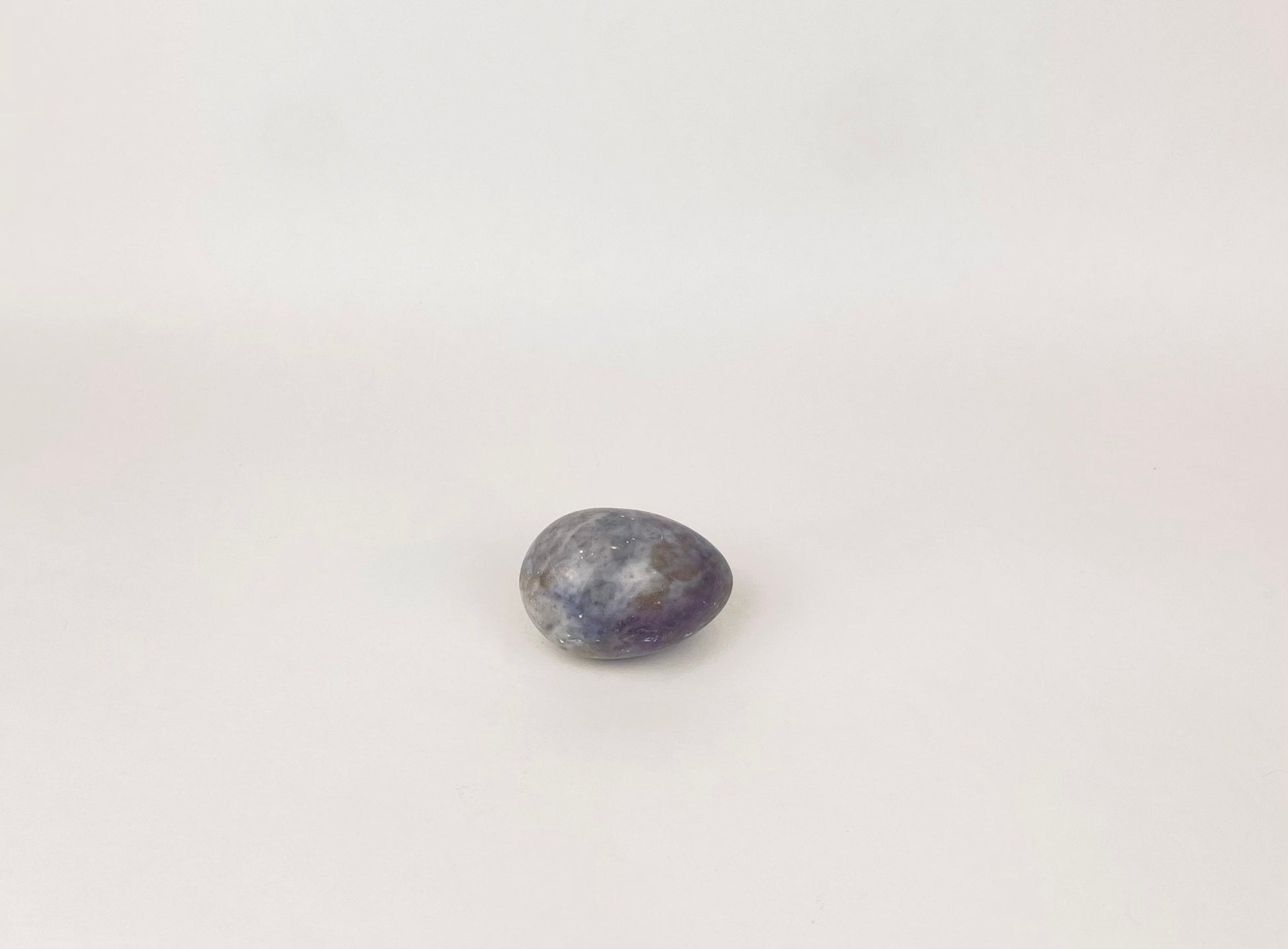 Product image for 'vintage 1970s purple marble stone egg paperweight elegant desk accent' (view 59a6fa)