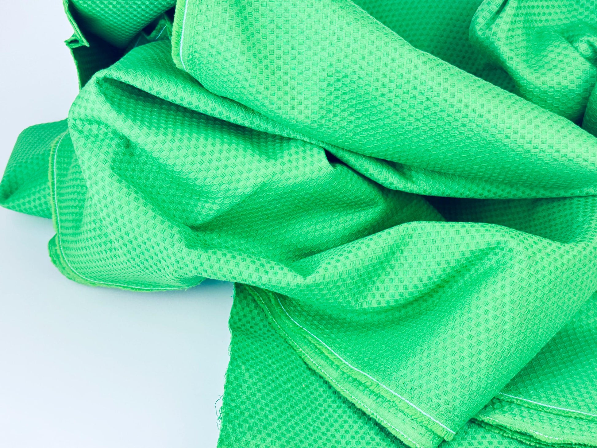 Product image for 'vintage thick woven bright green waffle polyester upholstery fabric 43 x 134' (view d5cc75)