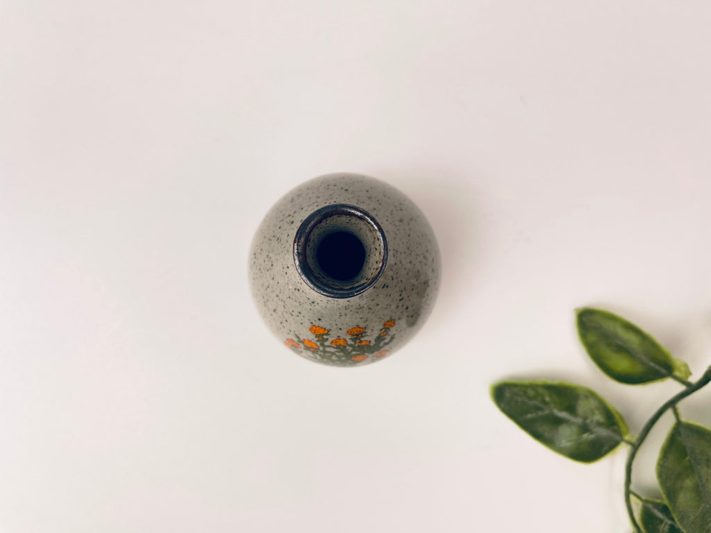 Product image for 'vintage japanese grey speckled bud vase mid century stoneware elegance' (view 2ede7d)