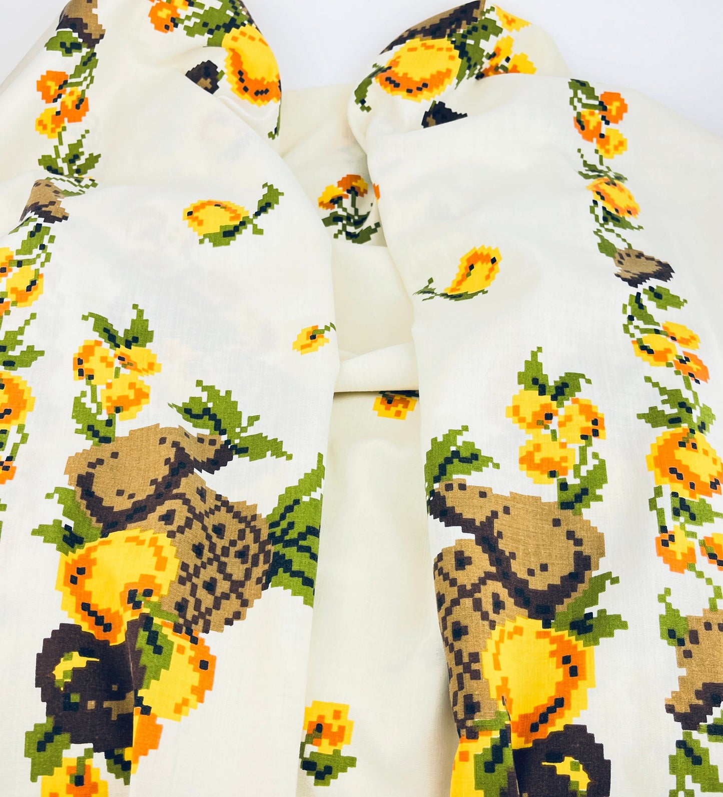Product image for 'vintage 1960s pixel fruit tablecloth tropical retro kitchen linen' (view 55b5af)