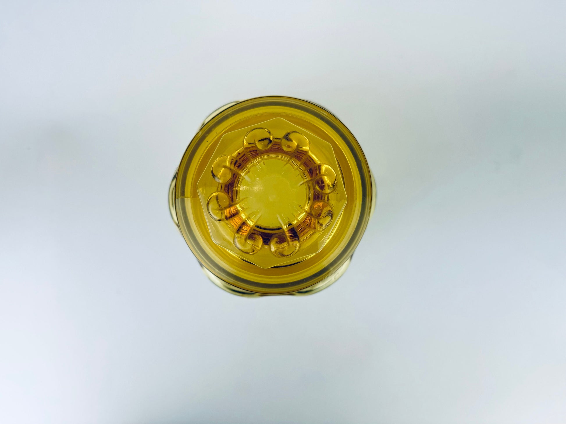Product image for 'vintage federal glass amber scroll pattern lidded apothecary jar made in usa' (view 8e4281)