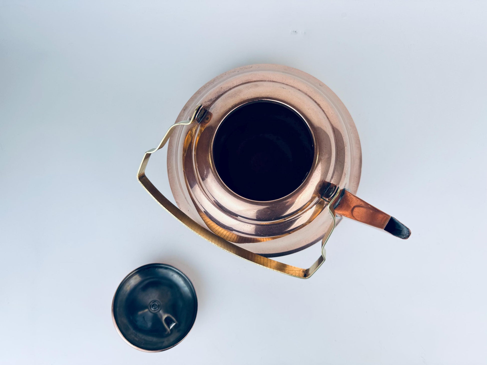 Product image for 'vintage dutch copper brass teapot kettle made in holland by kdm holland' (view dbf7dc)