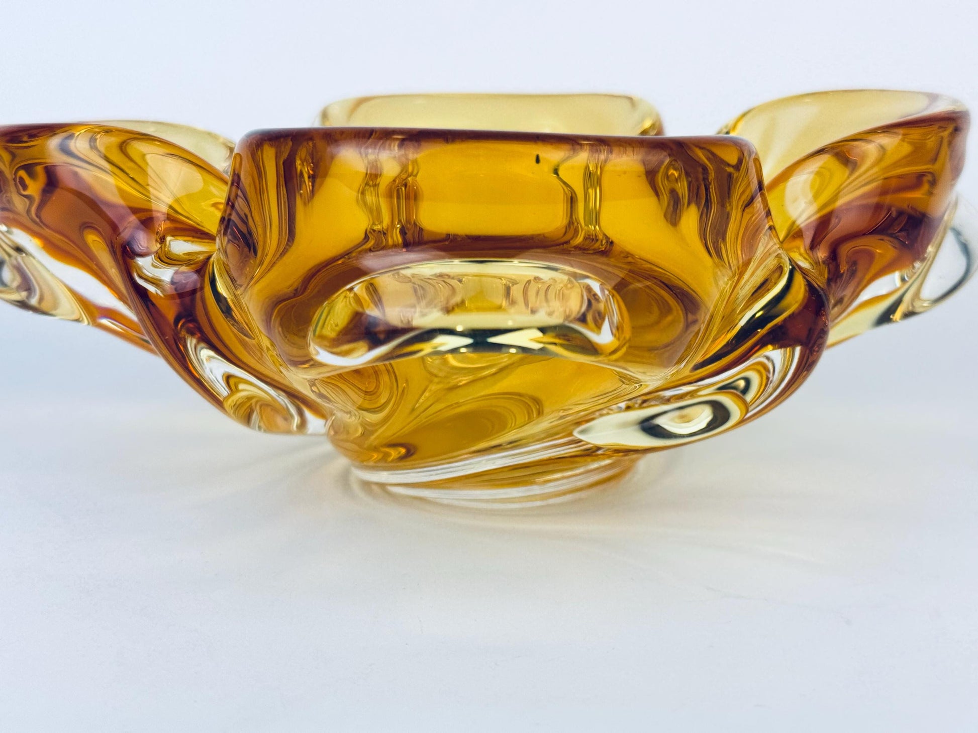 Product image for 'vintage amber chalet glass ashtray bowl made in canada' (view 602540)