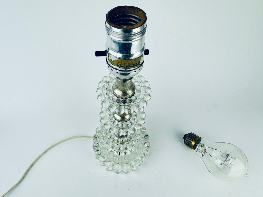 Product image for 'antique clear glass boopie hobnail design table lamp light' (view be9159)