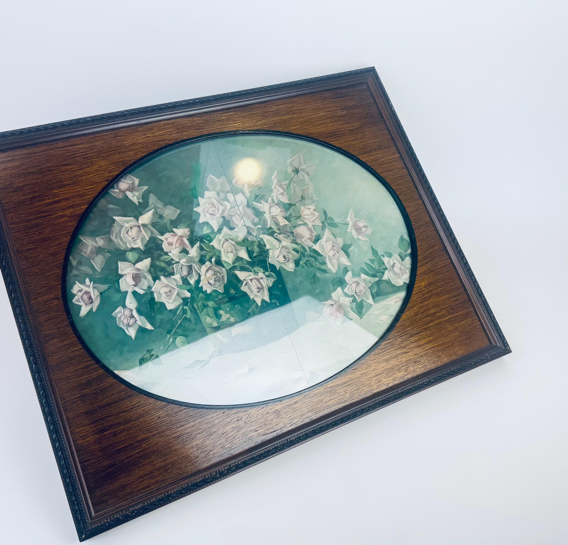 Product image for 'vintage oval wall mounted carved wood picture frame 11 x 14 scroll edge detail' (view ac469f)