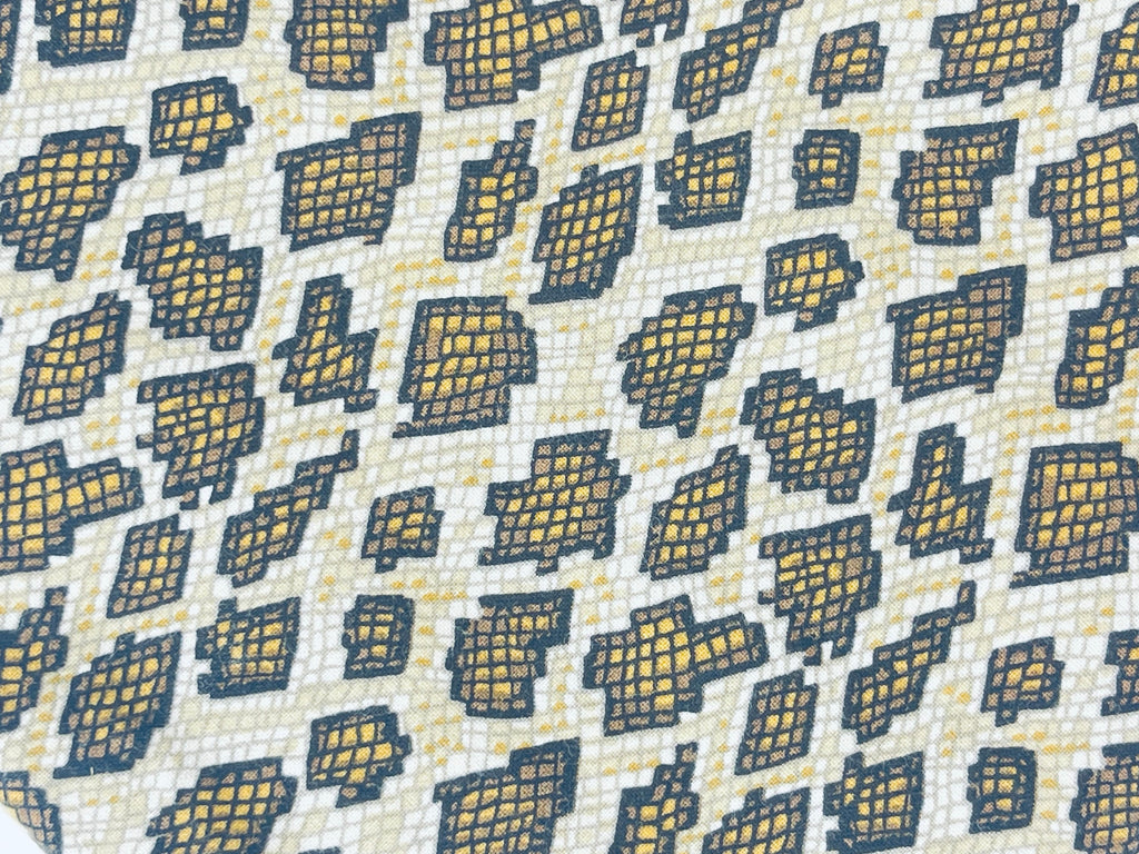 Product image for 'vintage faux snake pattern fabric material 36 x 42 second skin' (view 5fe56d)
