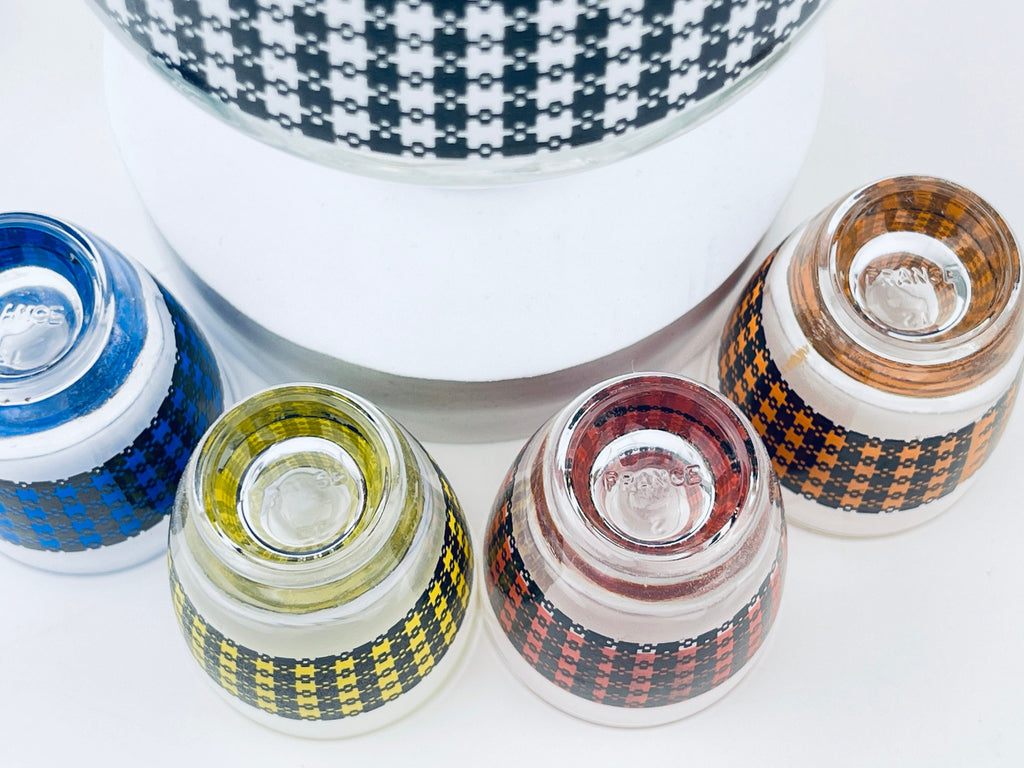 Product image for 'vintage houndstooth glass decanter shot glass barware set made in france' (view 6b34c8)