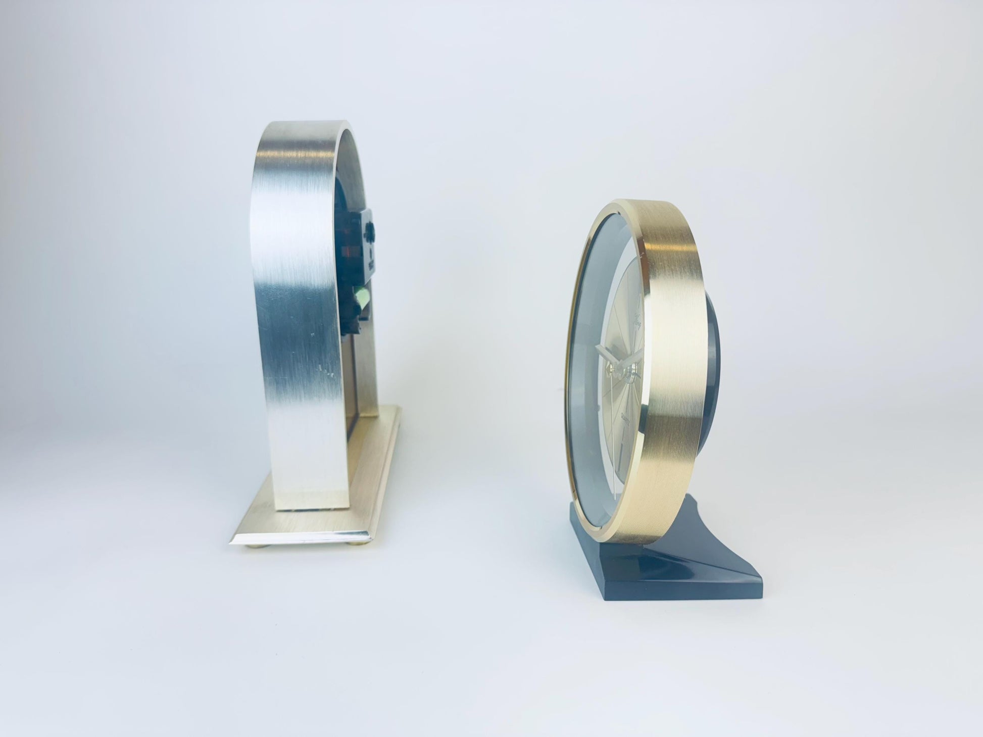 Product image for 'vintage daniel dakota konig quartz tabletop clocks sold separately' (view 1ced46)