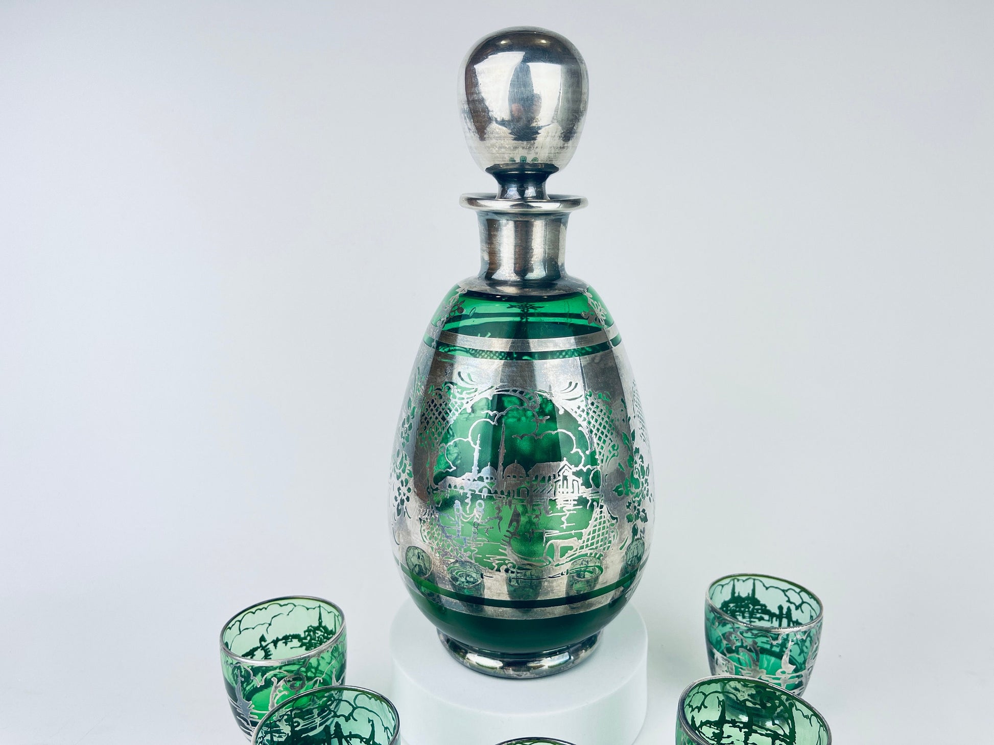 Product image for 'vintage emerald green silver overlay scene barware set glass decanter five 5 small shot glasses' (view 4302b0)