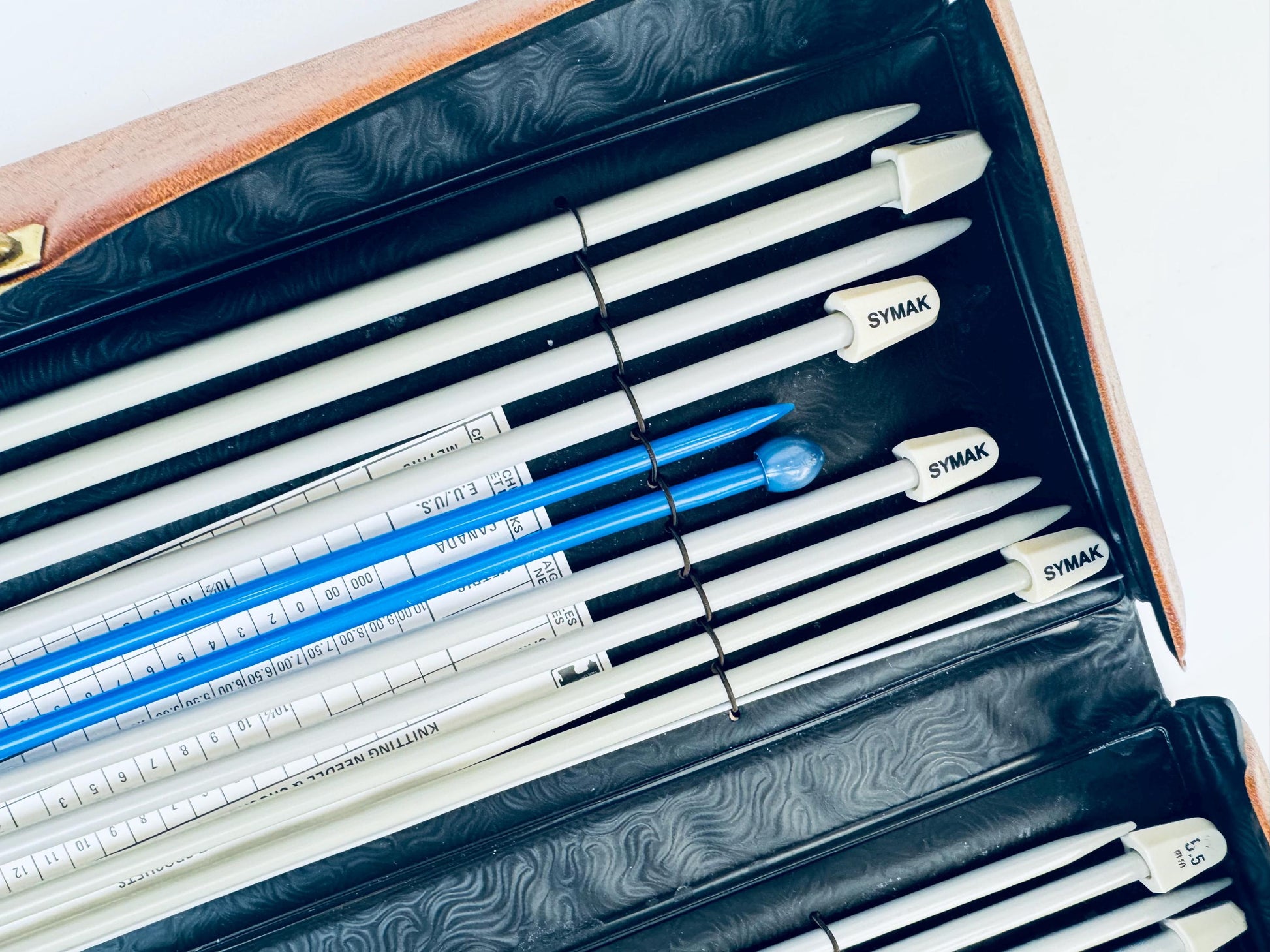 Product image for 'vintage knitting crochet needle kit includes variety needle sizes made in england' (view 9038b5)