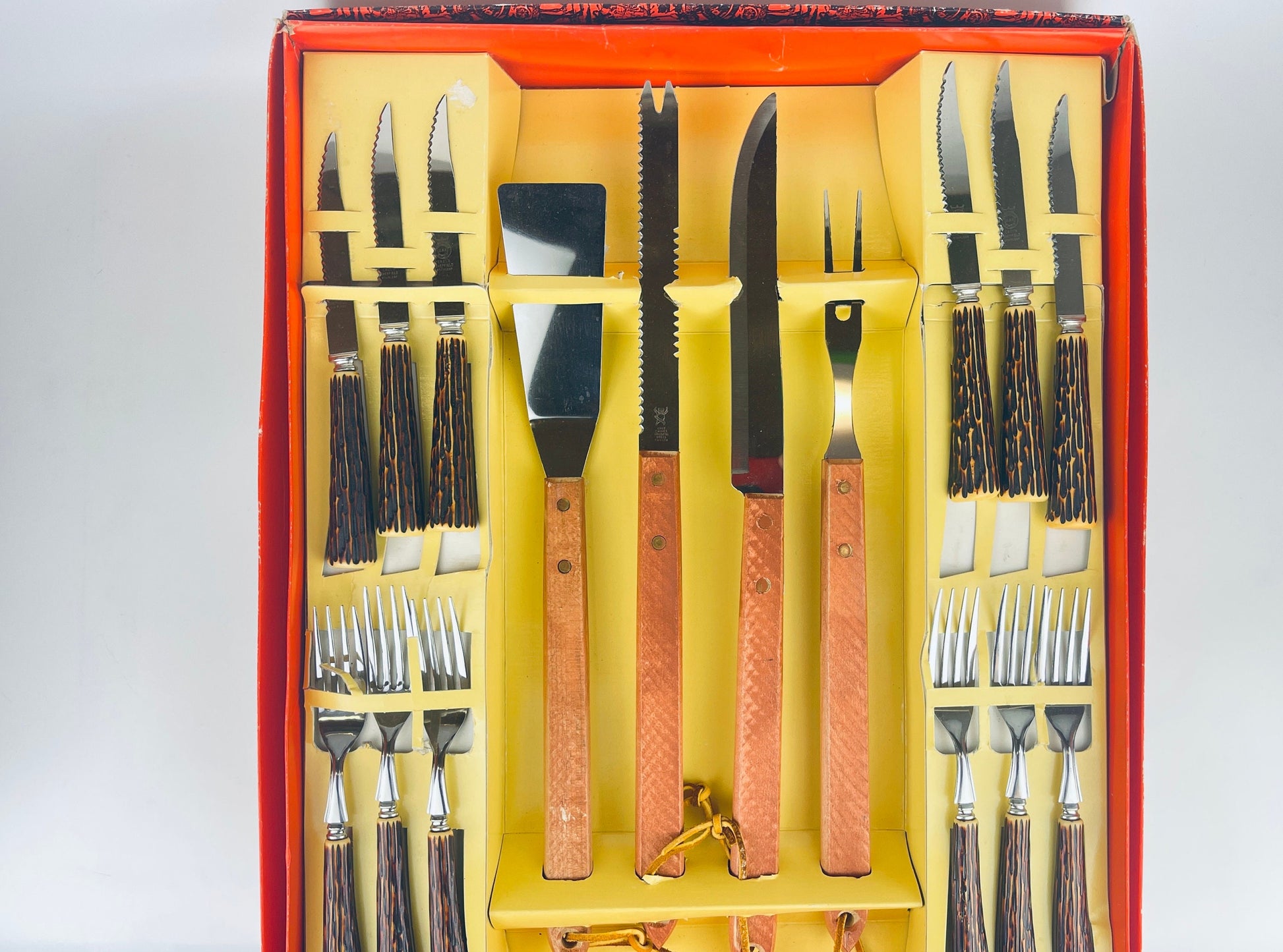 Product image for 'vintage crown sheffield faux antler bone cutlery set fork knife bbq grill utensil set set of six 6 new old stock nos gift box' (view bd2ffe)