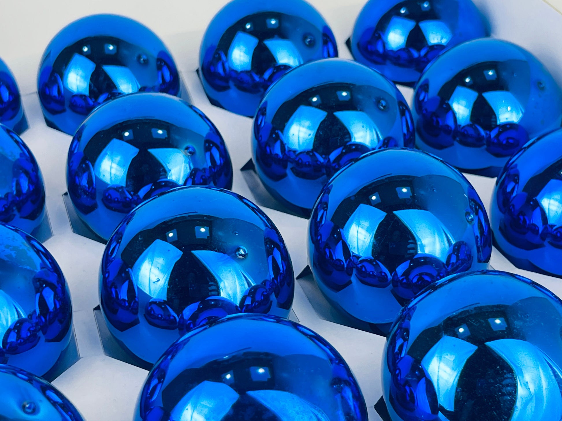 Product image for 'vintage blue glass christmas tree ornaments set of sixteen 16 made in canada by doubl glo alderbrook' (view fd11fa)