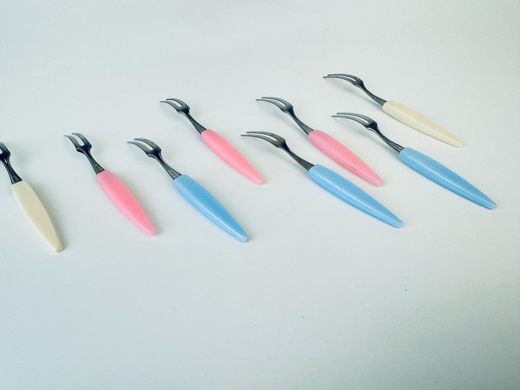 Product image for 'vintage mcm pink blue beige plastic stainless steel metal appetiser cocktail utensil picks set of six 6 made in japan' (view 5fb9c0)