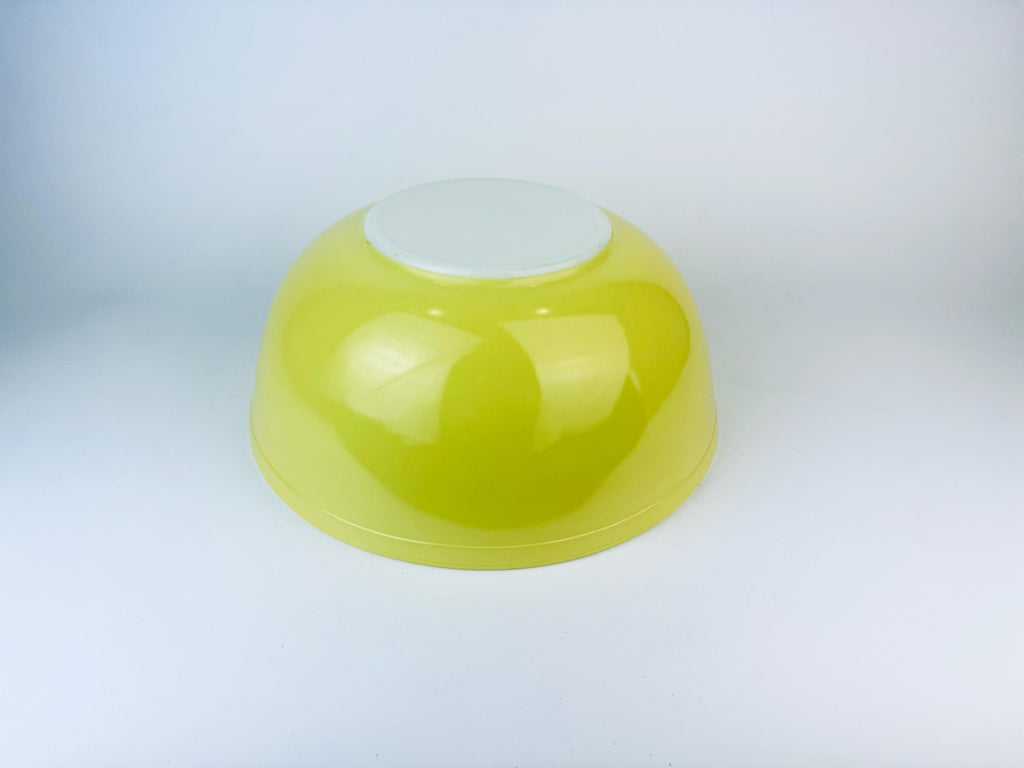 Product image for 'vintage pyrex primary colour yellow mixing bowl original colour bowl' (view bccf30)