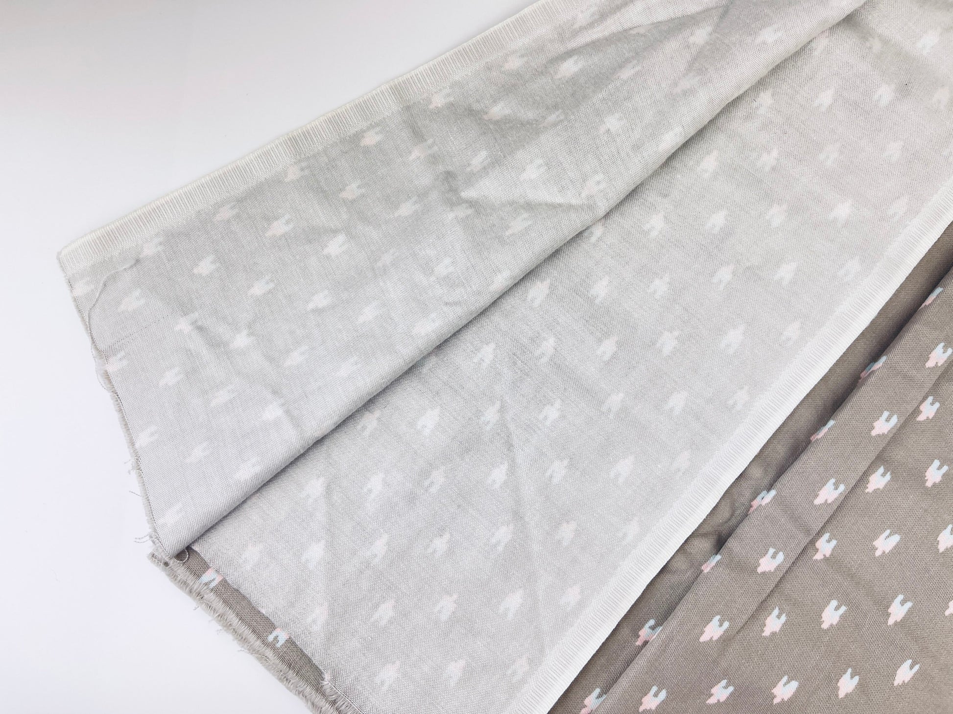 Product image for 'vintage 1990s grey pink blue southwest fabric 44 x 53 water repellent stain resistant' (view 4a479f)
