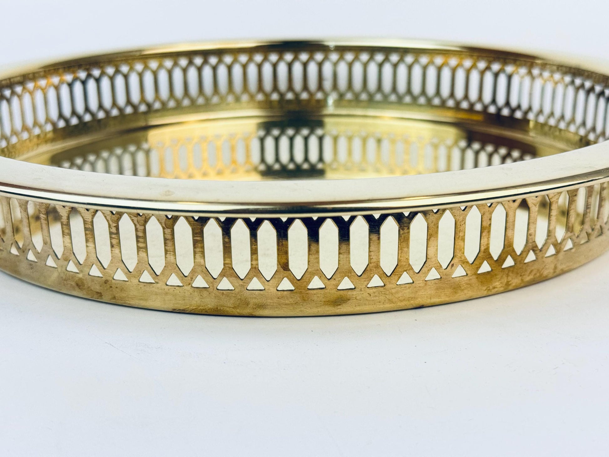 Product image for 'vintage brass reticulated tray 12 round hollywood regency elegance' (view c468fd)