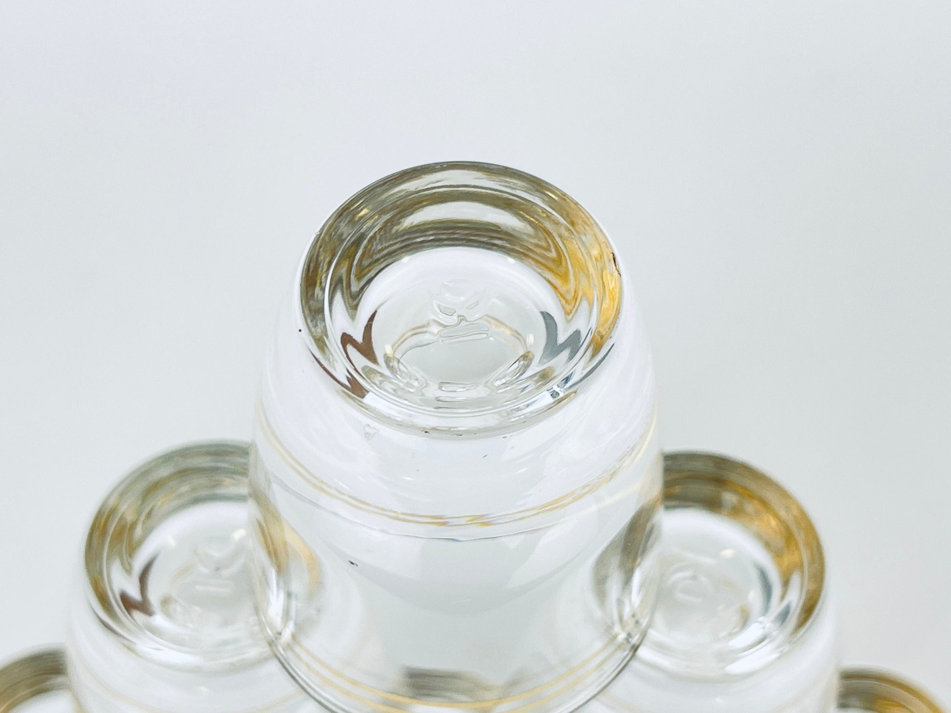 Product image for 'vintage gold striped clear shot glass barware set black metal leaf carrier' (view ec9be0)