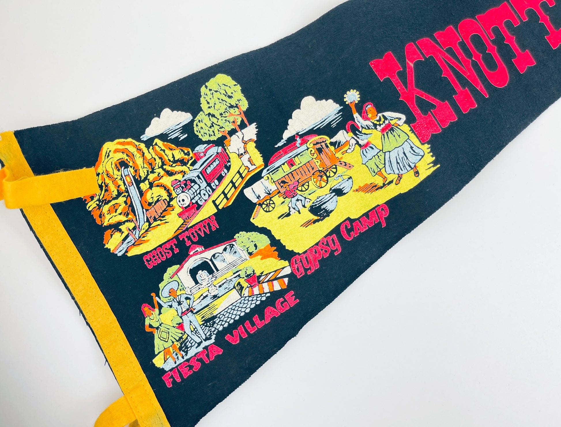 Product image for 'vintage knotts berry farm tapered pennant wall hanging' (view 22ce85)