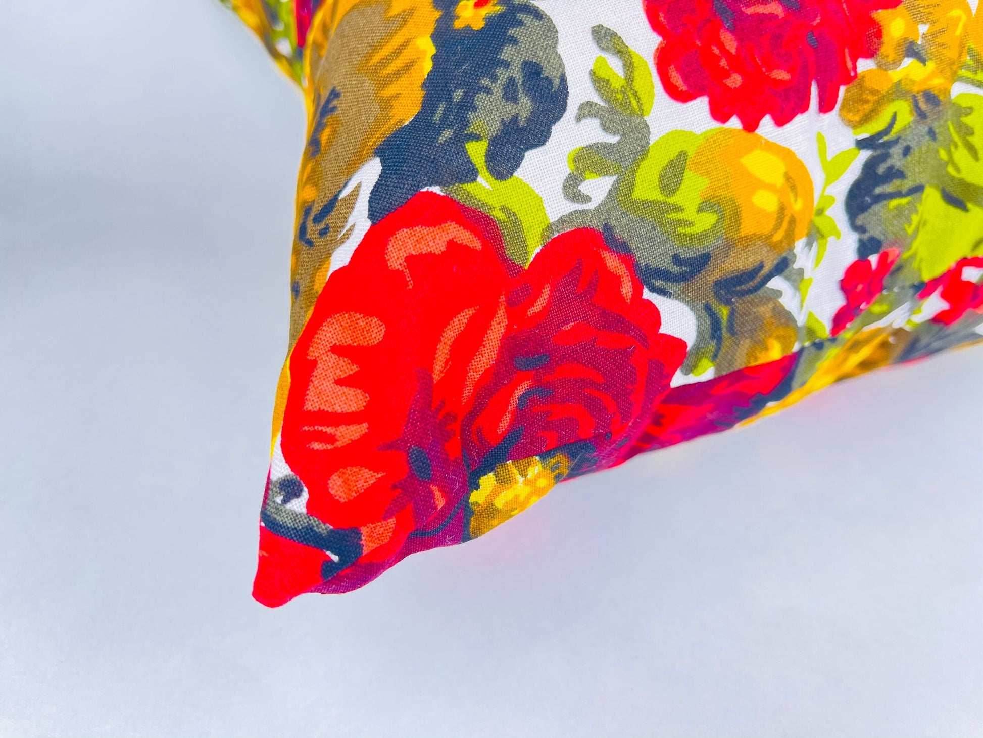 Product image for 'vintage rectangular down filled floral pillow lazee lounge new old stock nos' (view 34ae01)