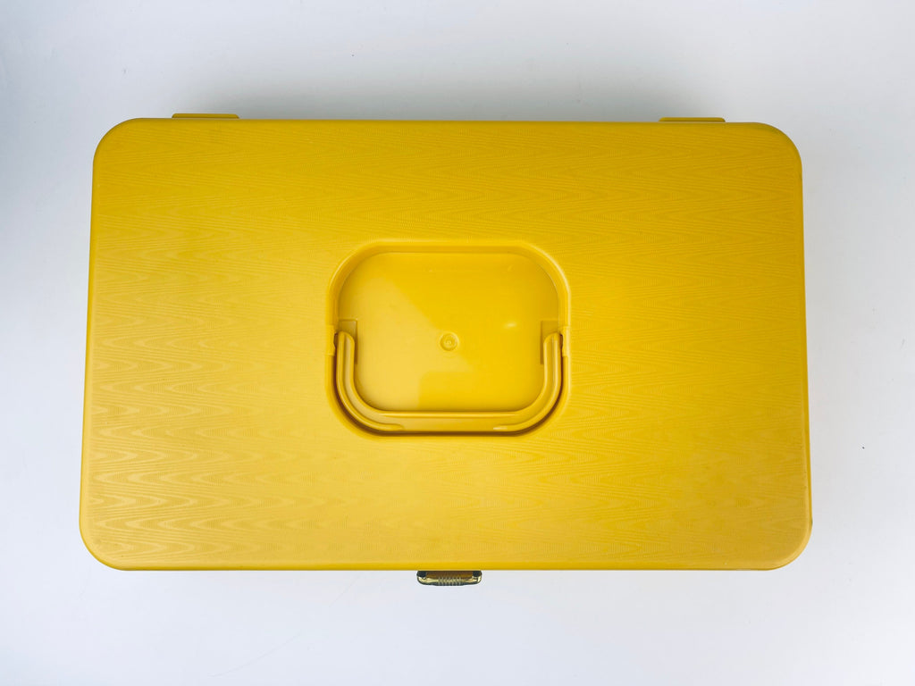 Product image for 'vintage wilson wil hold sewing box yellow gold swirl pattern with plastic organizers handle' (view 30f655)