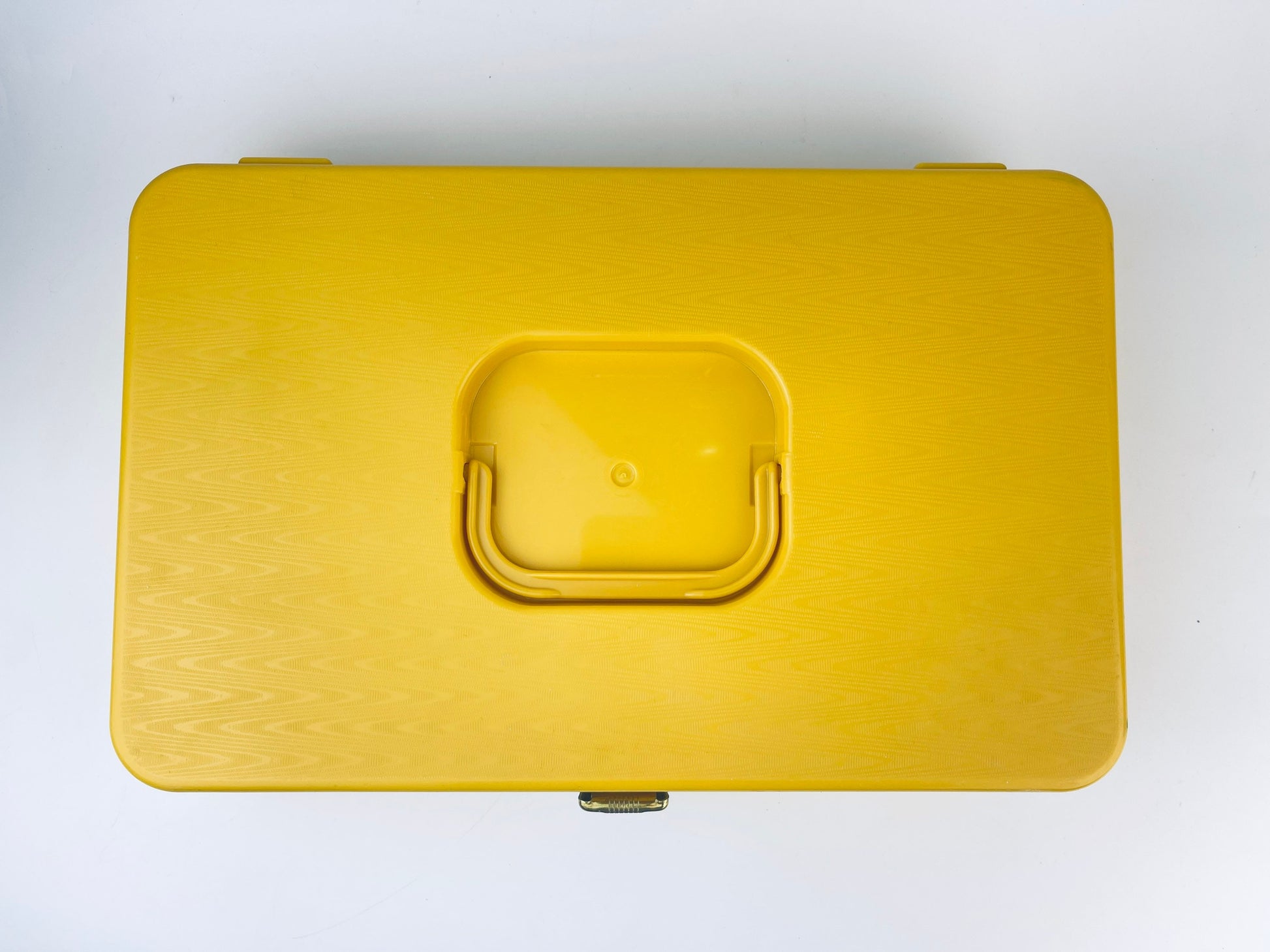 Product image for 'vintage wilson wil hold sewing box yellow gold swirl pattern with plastic organizers handle' (view 30f655)