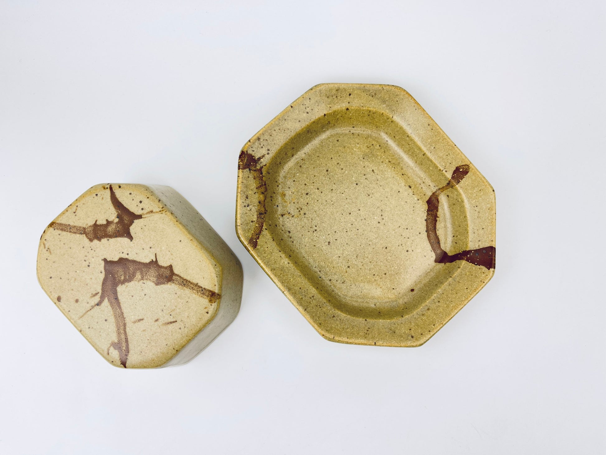 Product image for 'vintage brown speckle stoneware butter cheese dish alan grout ag pottery' (view f8d0dc)