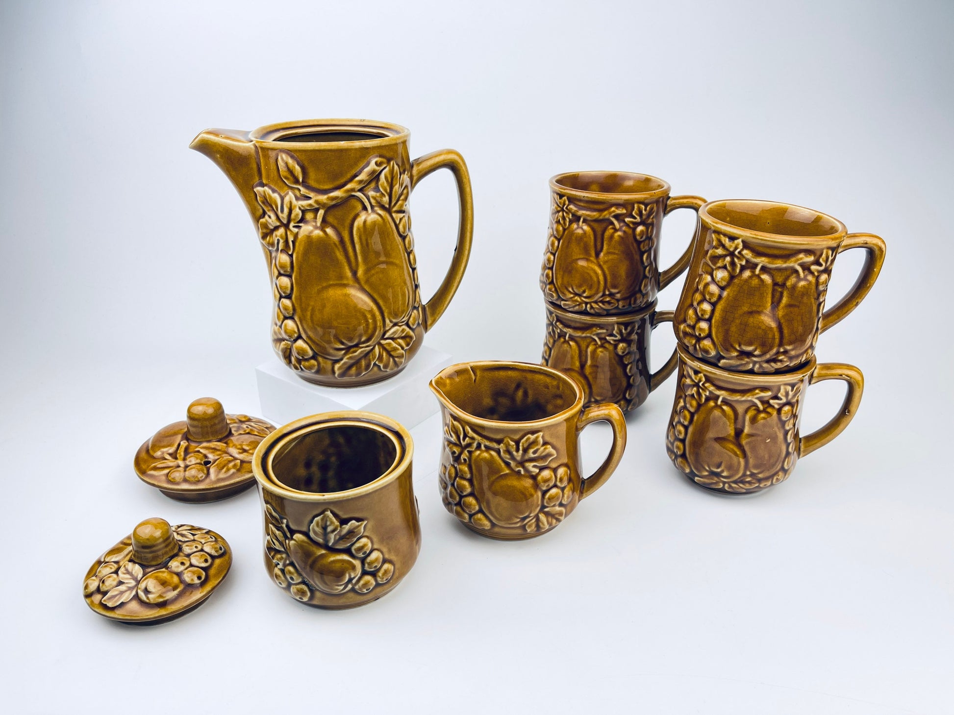 Product image for 'vintage brown ceramic fruit pattern tea set tea kettle cream sugar tea cups made in japan' (view 0d5019)