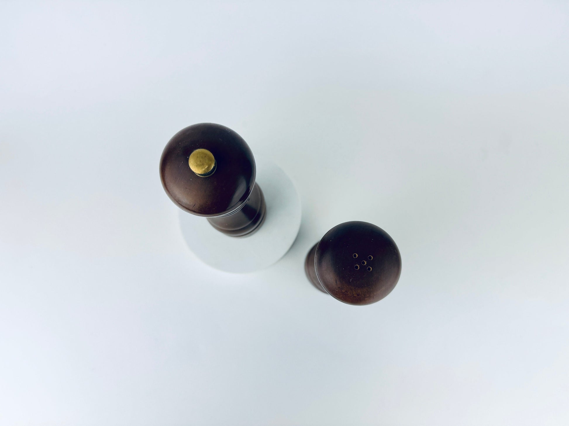Product image for 'vintage wood salt shaker pepper grinder set of two 2 made in japan' (view 9ebcdb)