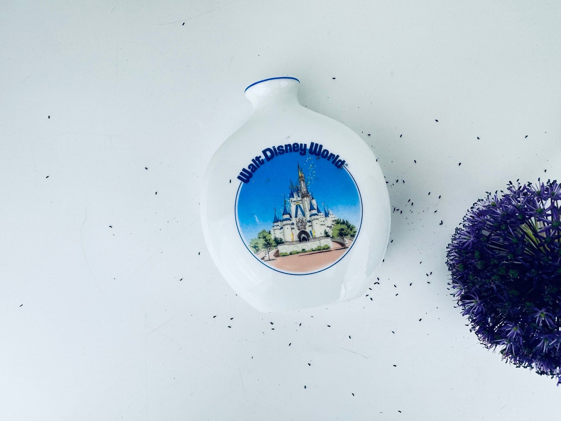 Product image for 'vintage walt disney world ceramic bud vase cinderellas castle design made in japan vintage souvenir' (view 0c38d6)