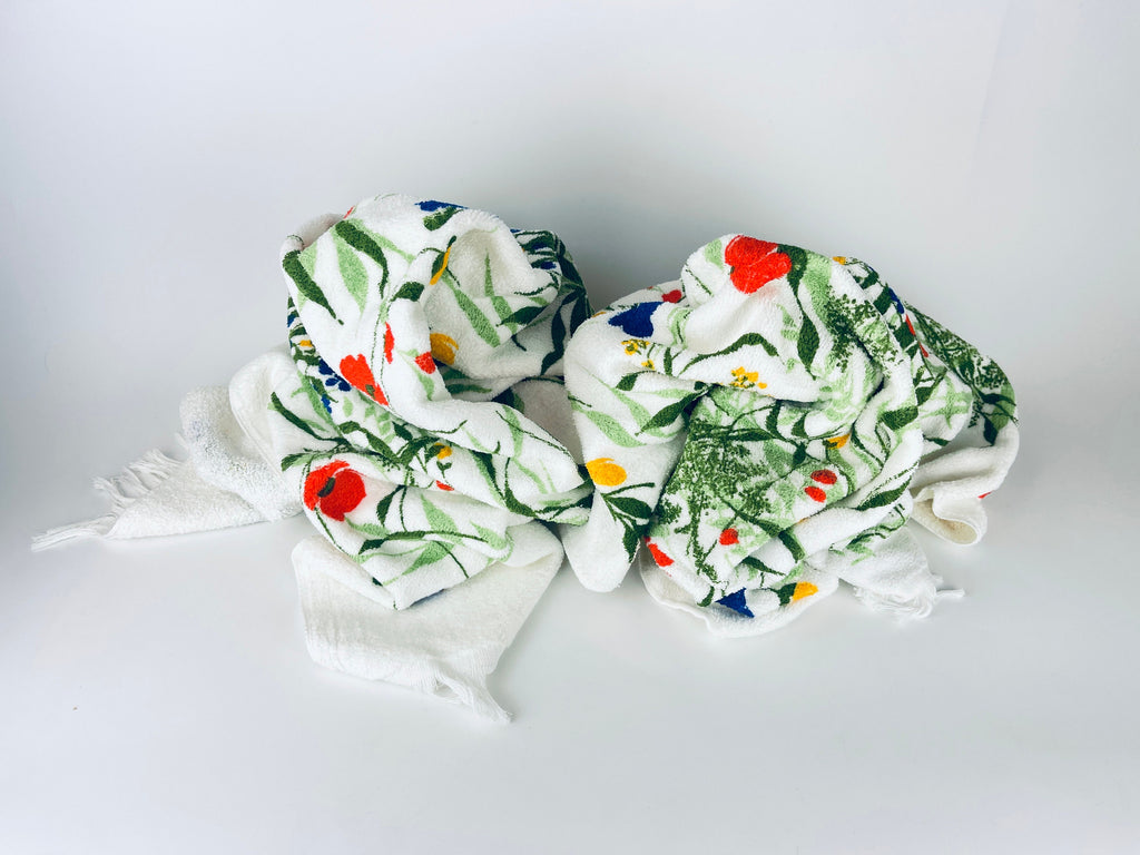 Product image for 'vintage floral print white bath towel made in canada by tex made new old stock nos sold separately' (view fa66d3)