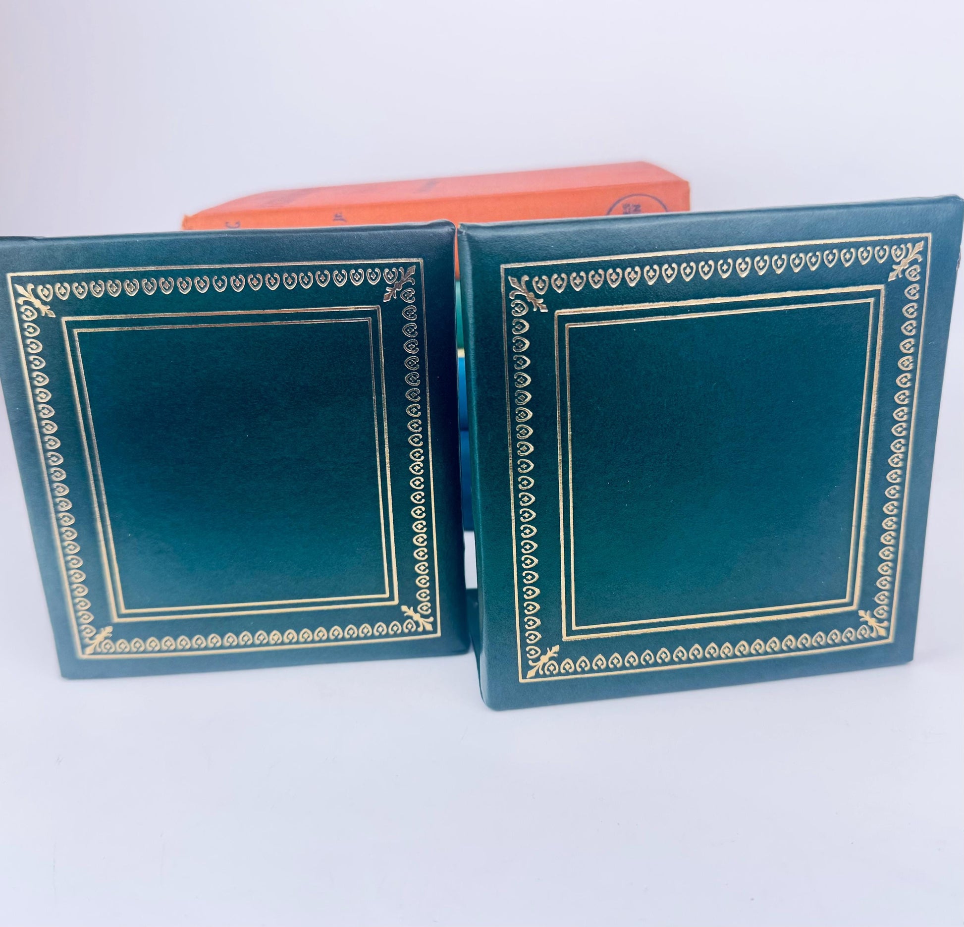 Product image for 'vintage forest green gold detail book ends set of two 2' (view b6c4cb)