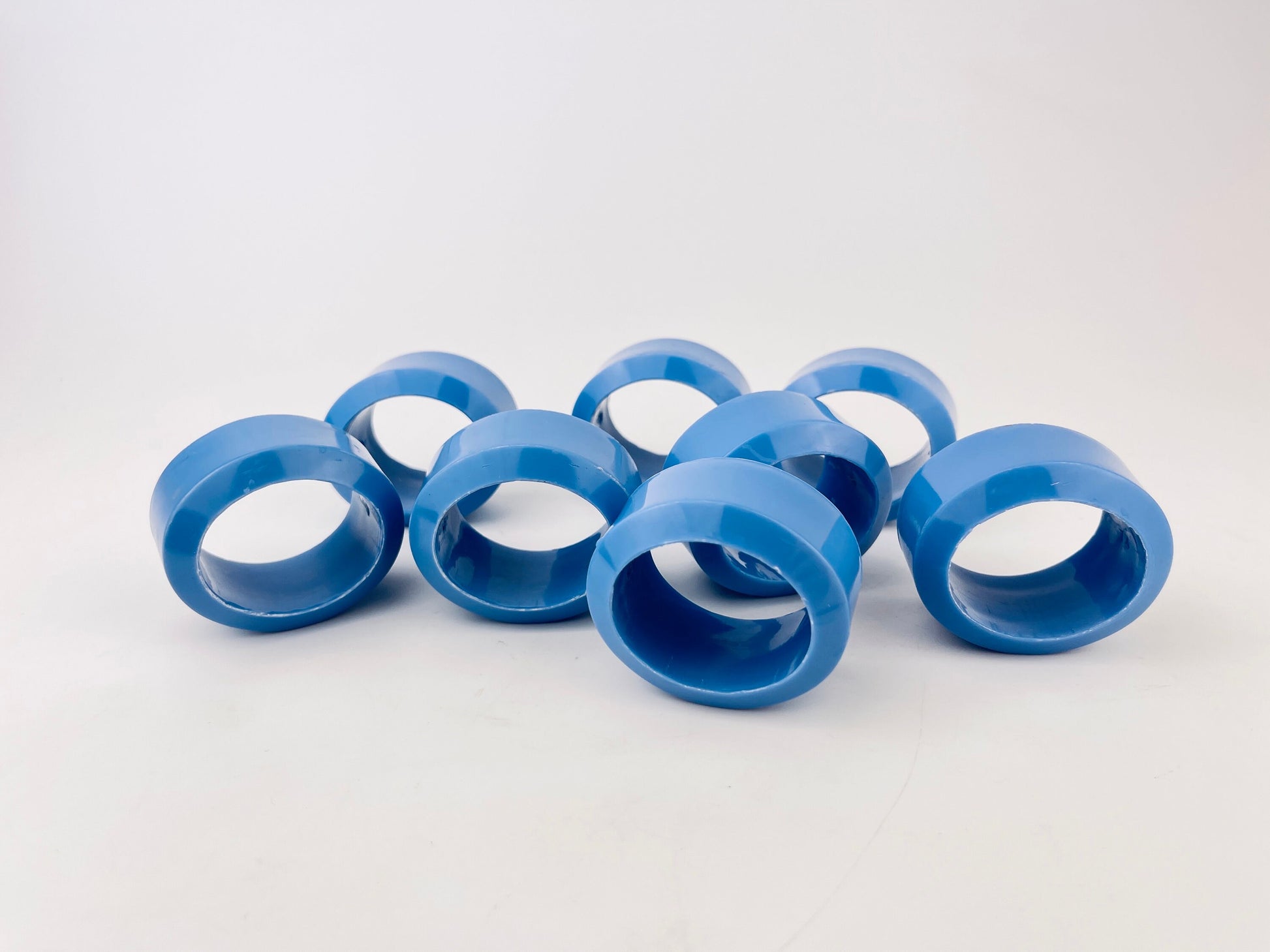 Product image for 'vintage robins egg blue oval plastic napkin rings set of eight 8' (view a84314)