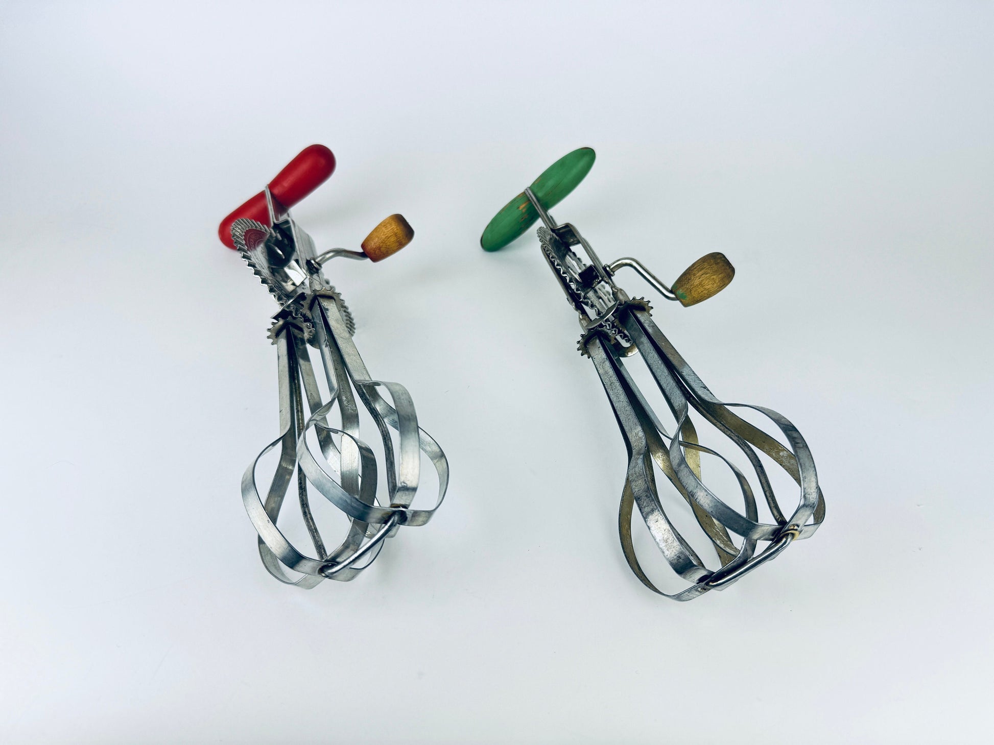 Product image for 'vintage a j metal red green wood manual double whisk high speed super center drive beater made in usa sold separately' (view 1a239c)