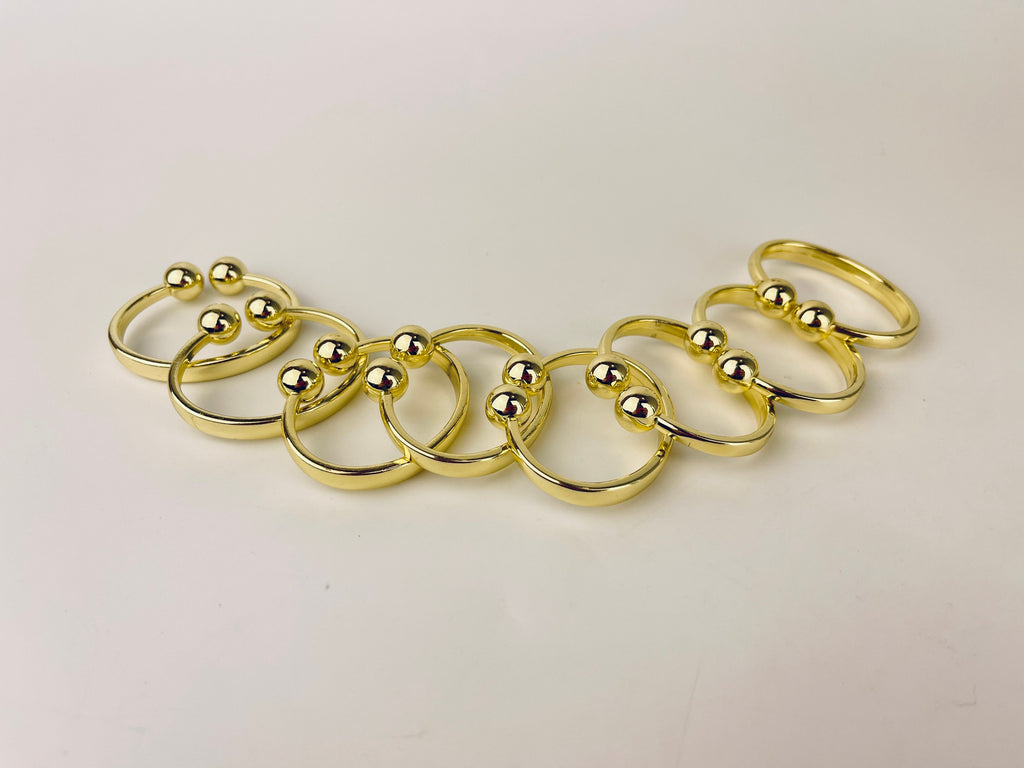 Product image for 'vintage brass minimalist napkin ring holders set of eight 8 attractive aged metal patina' (view 648347)