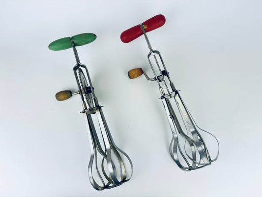 Product image for 'vintage a j metal red green wood manual double whisk high speed super center drive beater made in usa sold separately' (view d52a05)
