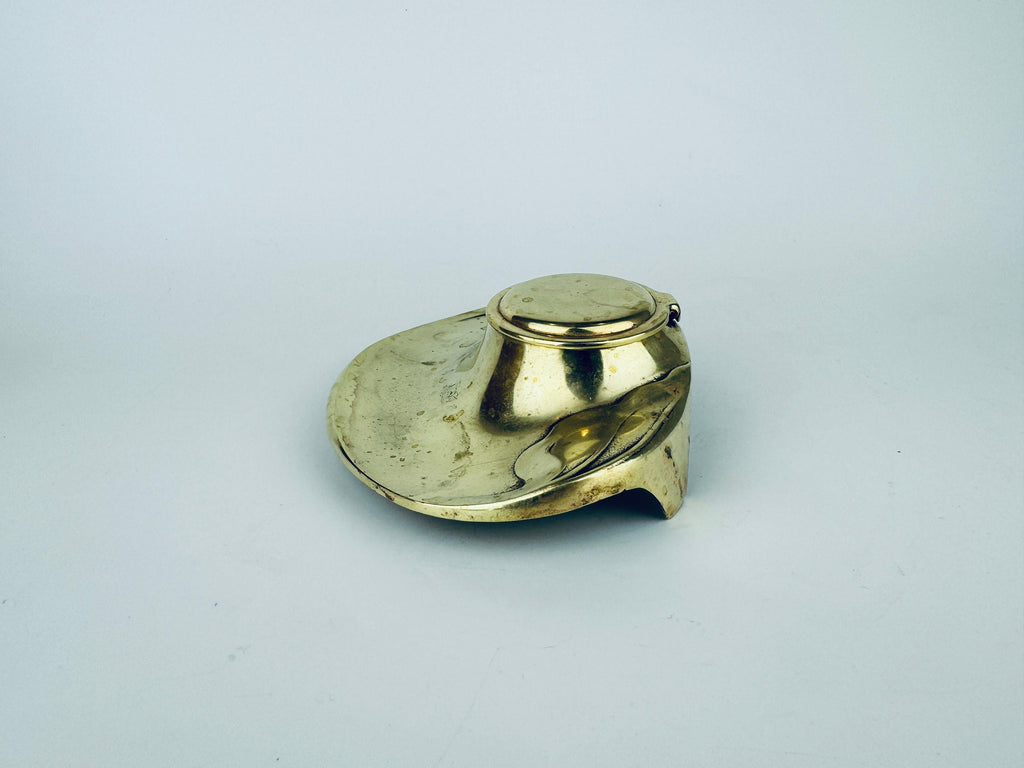 Product image for 'vintage antique geschutzt real bronce depose brass inkwell made in germany attractive aged metal patina' (view 77b966)