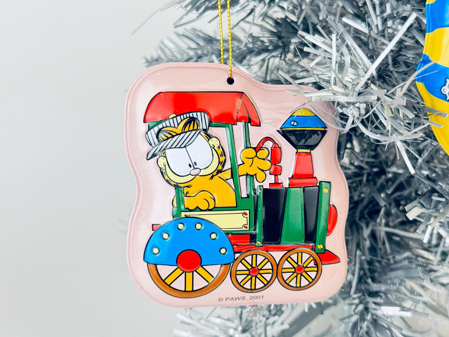 Product image for 'vintage dairy queen garfield odie metal christmas ornaments sold separately new old stock nos' (view 8a9a88)