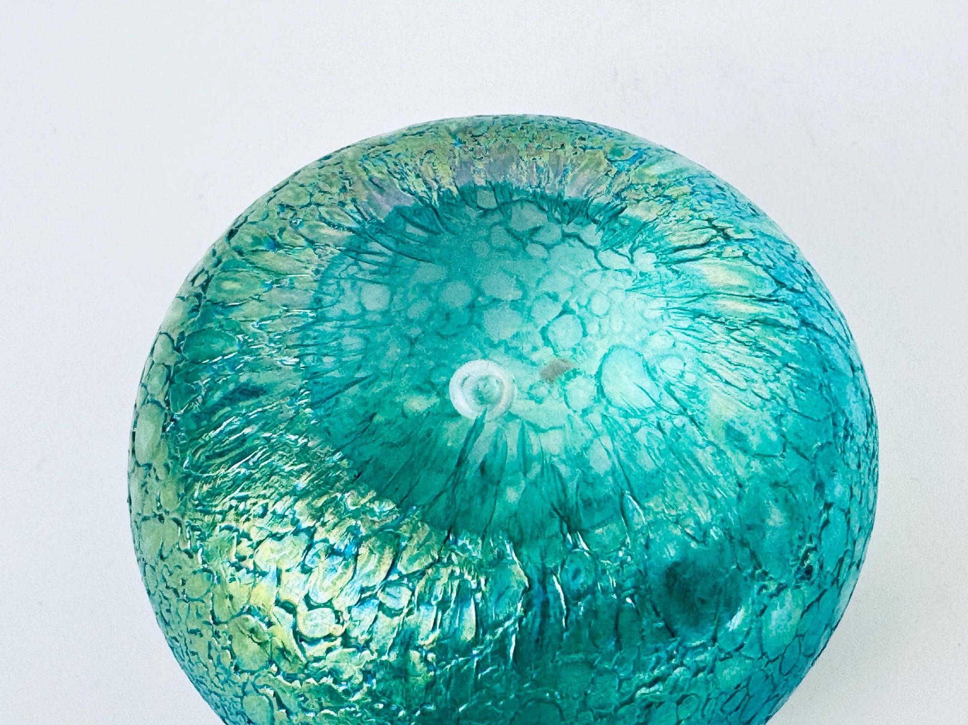 Product image for 'vintage round green iridescent crackle art glass paperweight heron glass studio made in england' (view 417900)