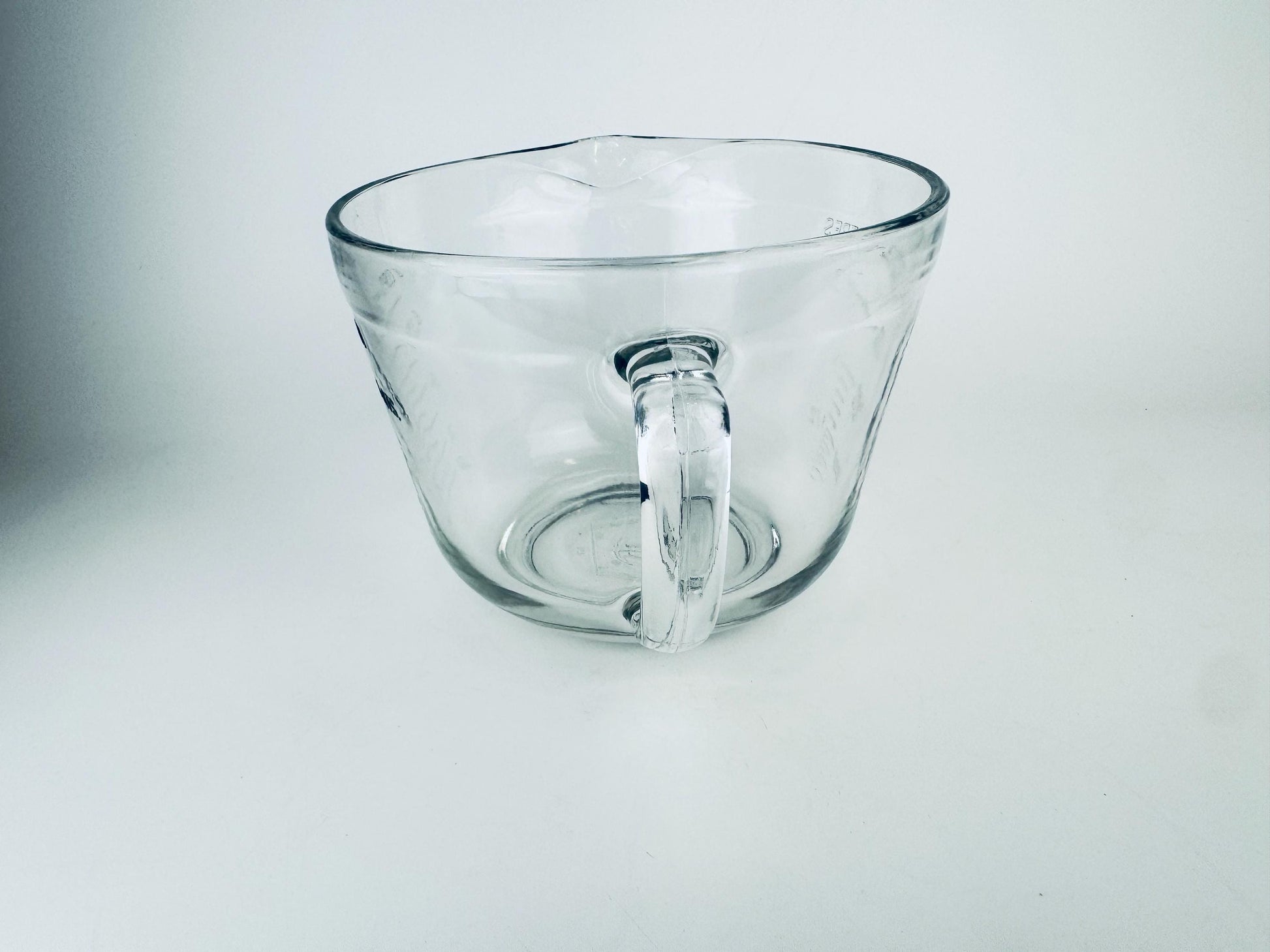 Product image for 'vintage anchor hocking measuring cup batter bowl 8 cup 2 litre metric imperial made in usa' (view aedd46)