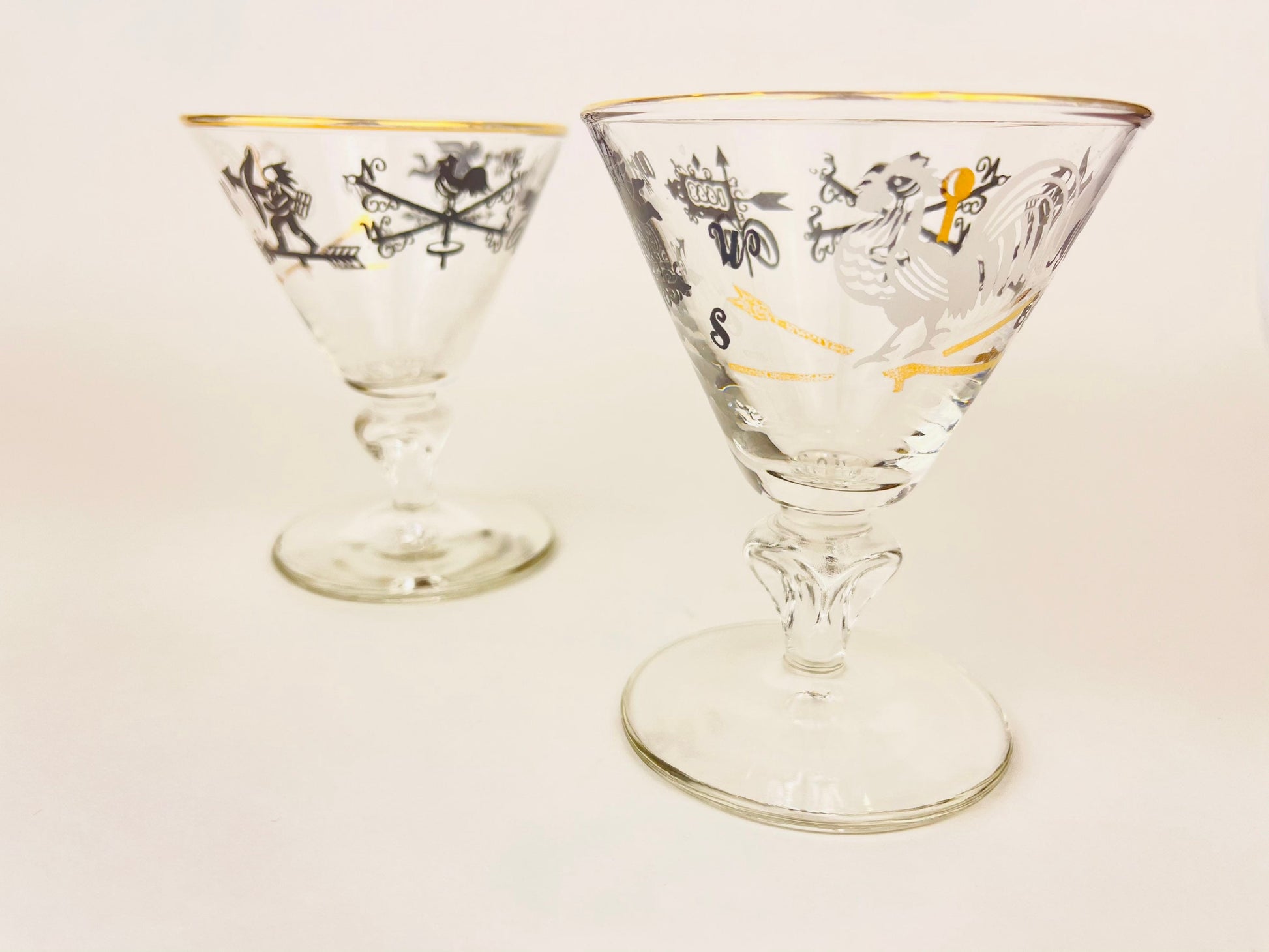 Product image for 'vintage libbey rooster weathervane scene small martini liquor goblets set of two 2' (view 99e1de)