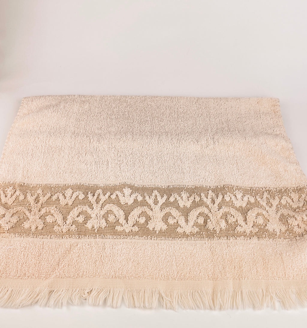 Product image for 'vintage sears matchmate beige fringe hand towel made in usa' (view c82644)